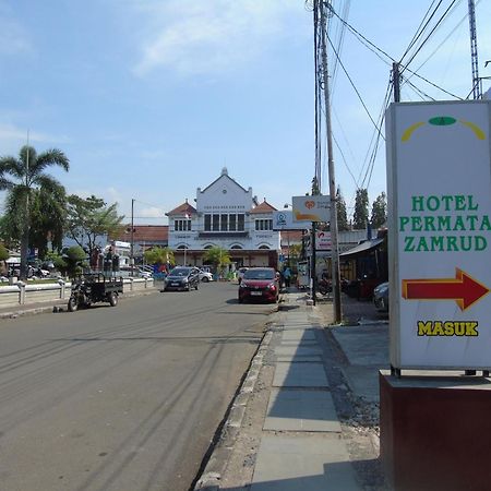 Hotel Permata Zamrud Cirebon Bagian luar foto